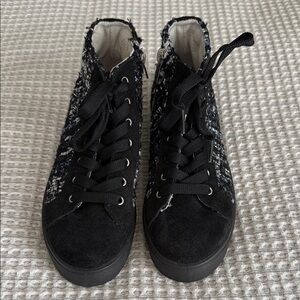 Black Tweed High-Top Sneakers by Nila & Nila